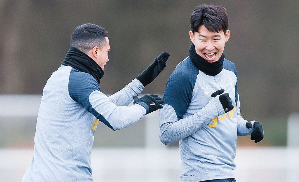 Tottenham - od lewej Pedro Porro i Son HeungMin